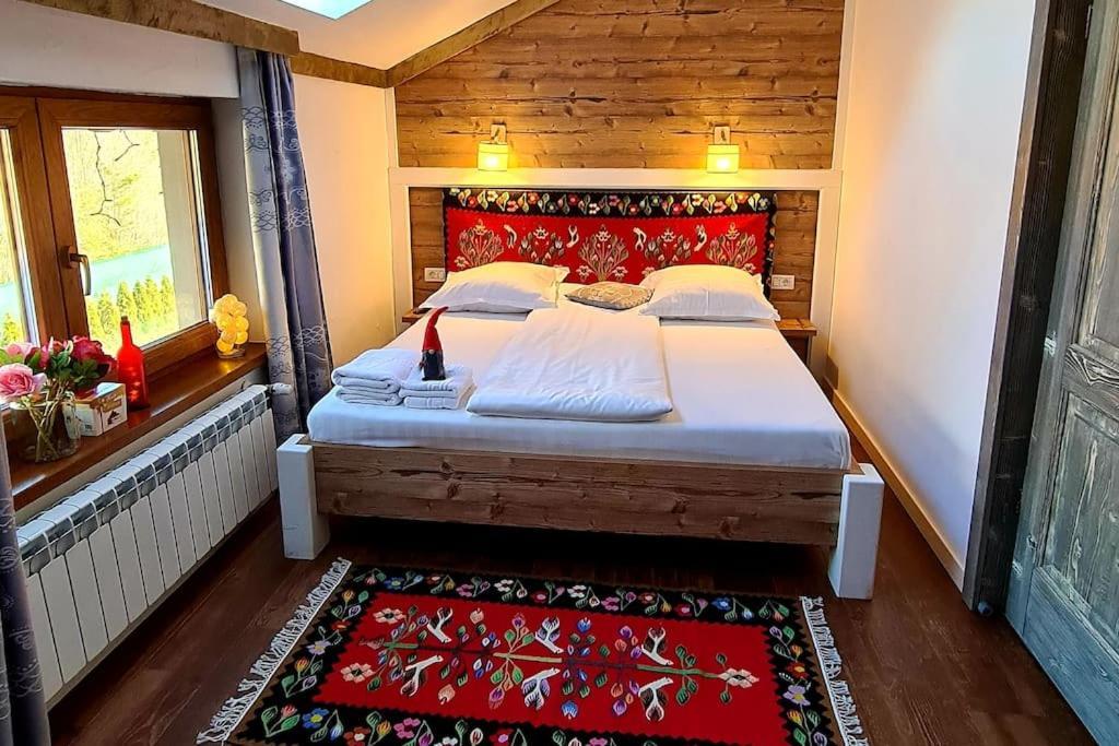 Pensiune Subcrai Cu Centru Spa Zărneşti Exteriör bild