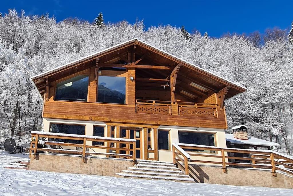 Pensiune Subcrai Cu Centru Spa Zărneşti Exteriör bild